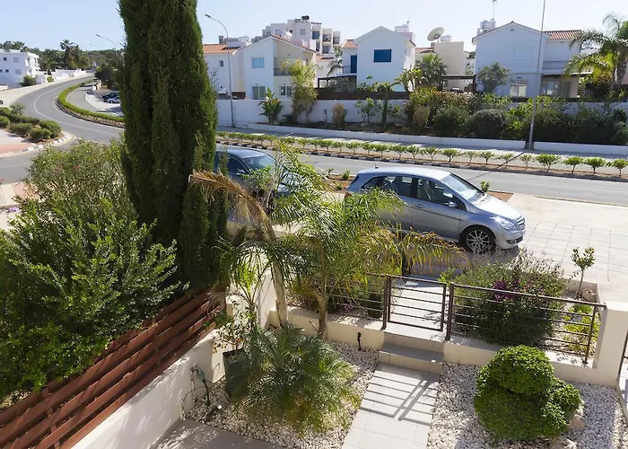 Chara Elizabeth No 2 *